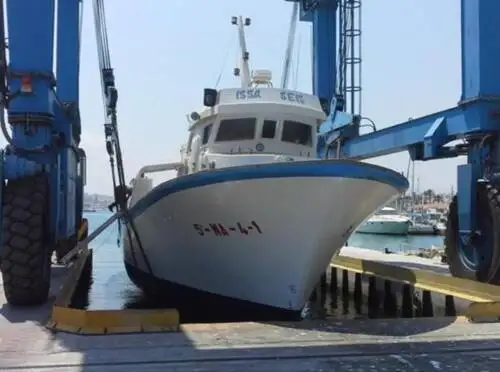 Kapal kerja untuk dijual