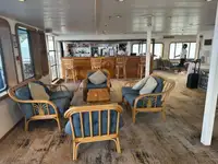 Kapal feri untuk dijual