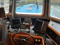 Kapal rondaan untuk dijual