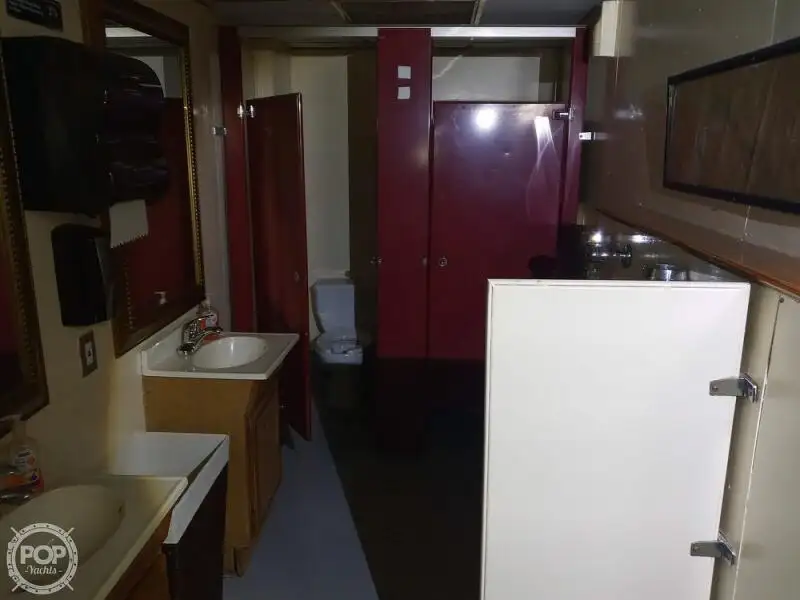 Kapal pelayaran untuk dijual