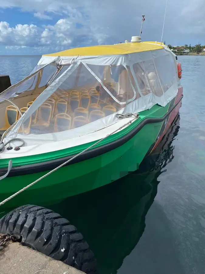 Kapal feri untuk dijual