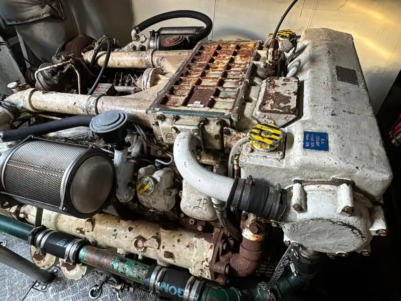 Kapal rondaan untuk dijual