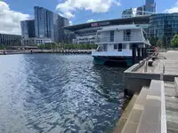 Kapal pelayaran untuk dijual
