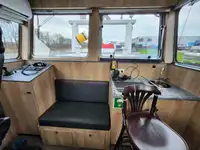 Kapal kerja untuk dijual
