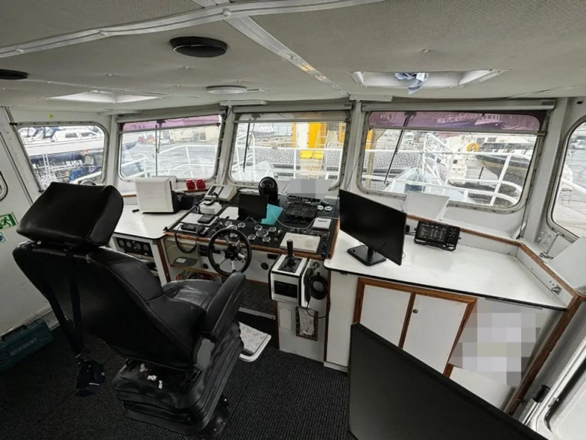 Kapal tinjauan untuk dijual