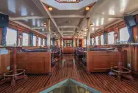 Kapal restoran untuk dijual