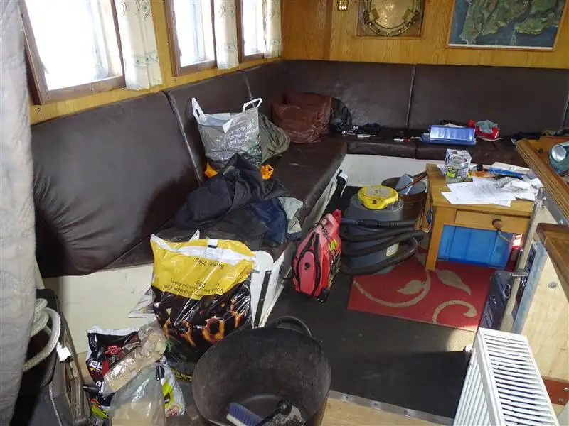 Kapal kerja untuk dijual