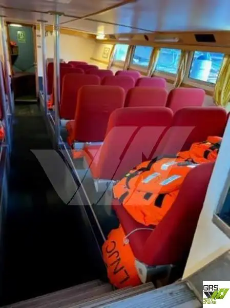 Kapal pelayaran untuk dijual