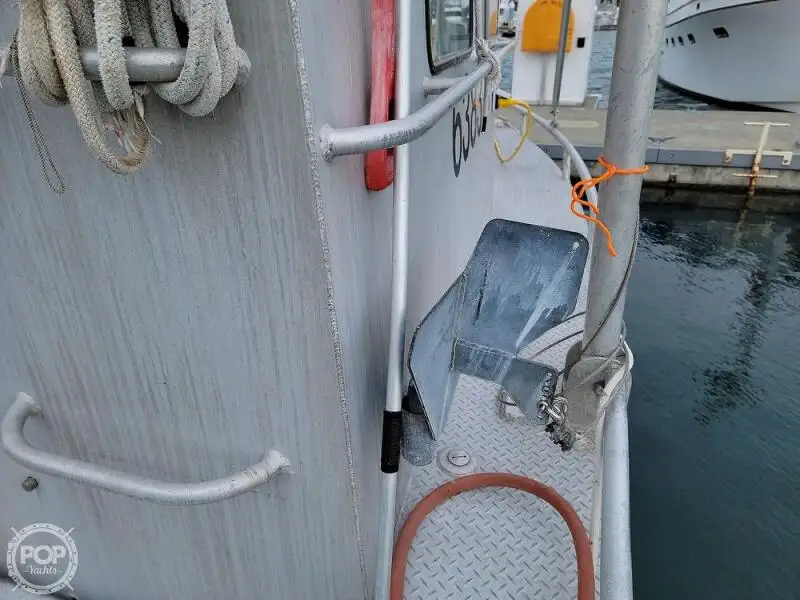 Kapal penyelamat untuk dijual
