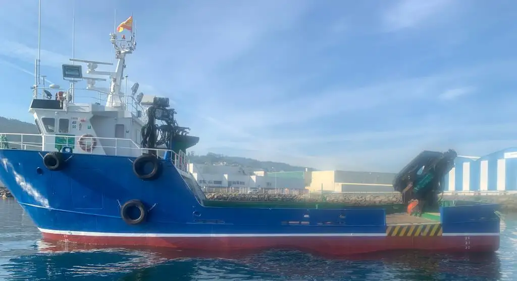 Kapal kerja untuk dijual