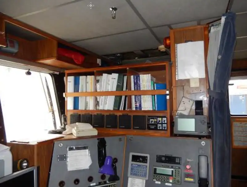 Kapal kerja untuk dijual