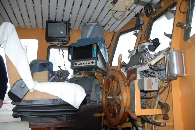 Kapal kerja untuk dijual