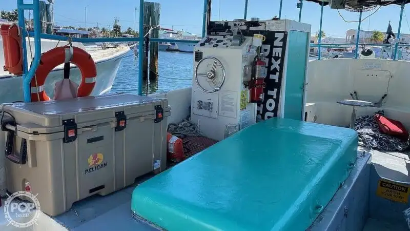 Kapal pelayaran untuk dijual