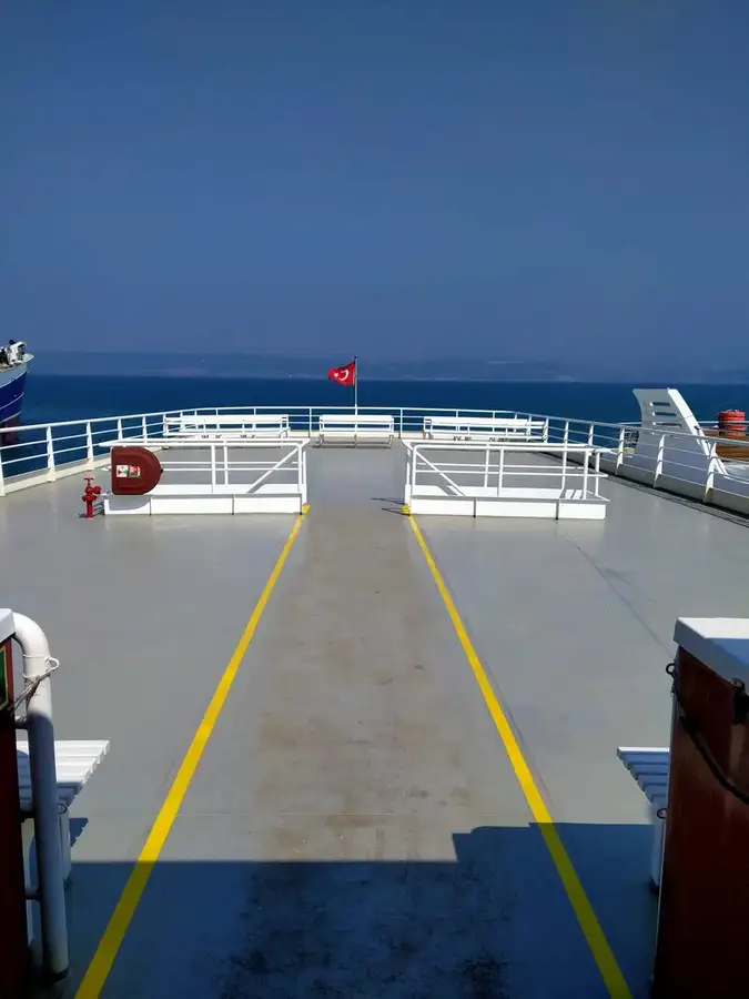 Kapal pelayaran untuk dijual