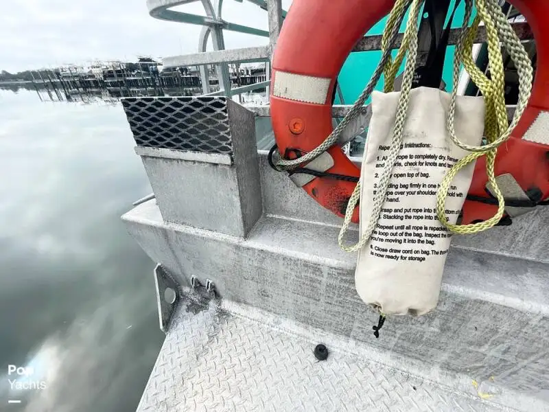 Kapal pelayaran untuk dijual