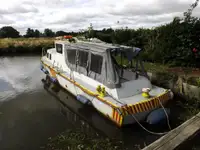 Kapal kerja untuk dijual