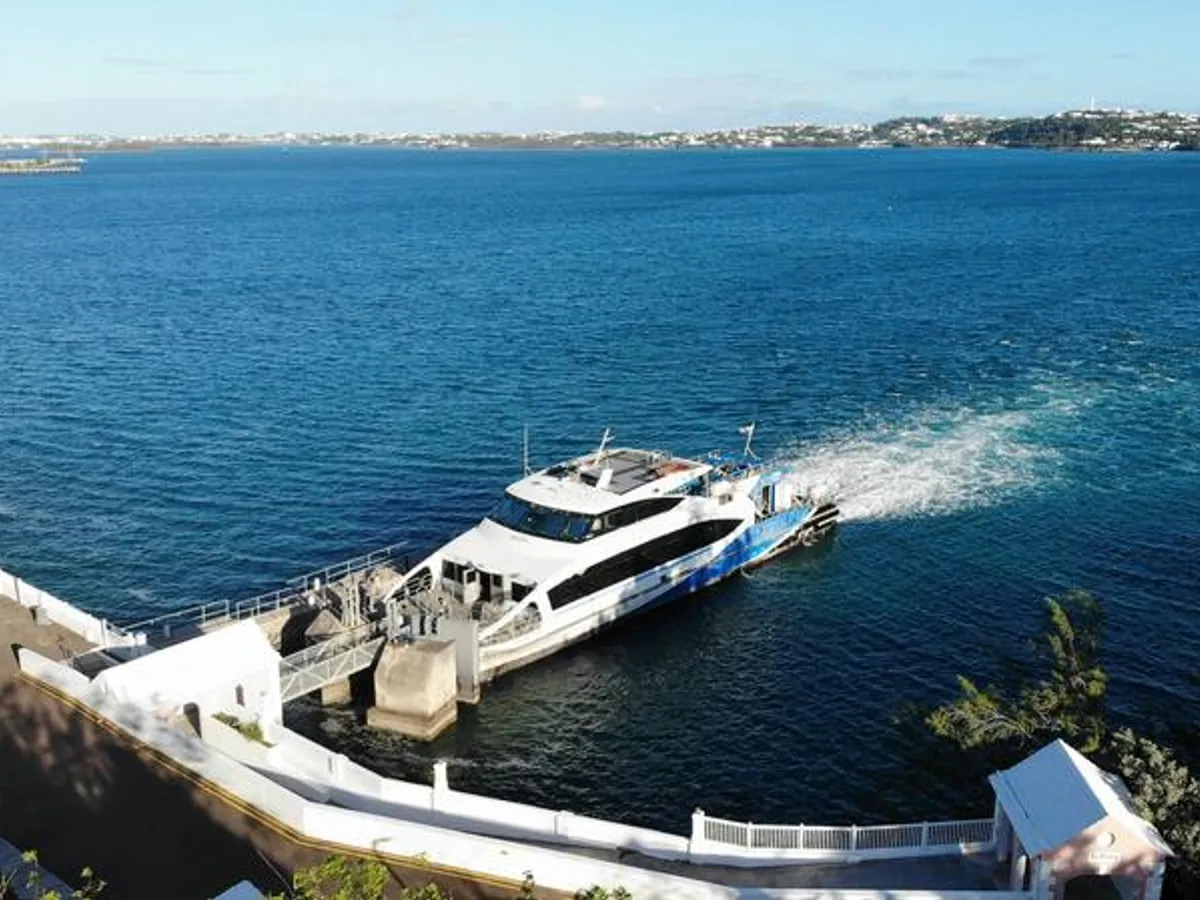 Kapal feri untuk dijual