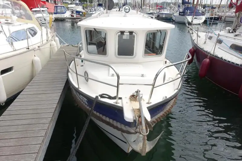 Kapal kerja untuk dijual