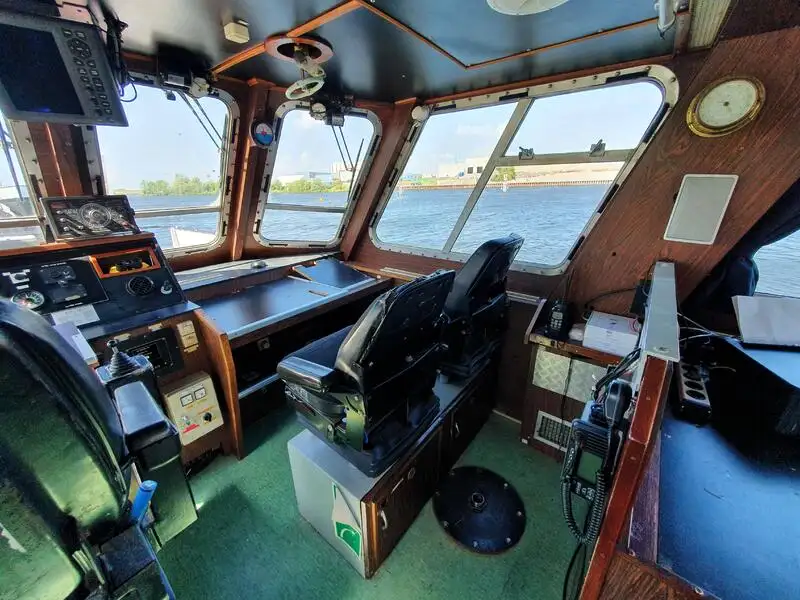 Kapal tinjauan untuk dijual