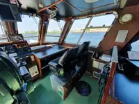 Kapal tinjauan untuk dijual