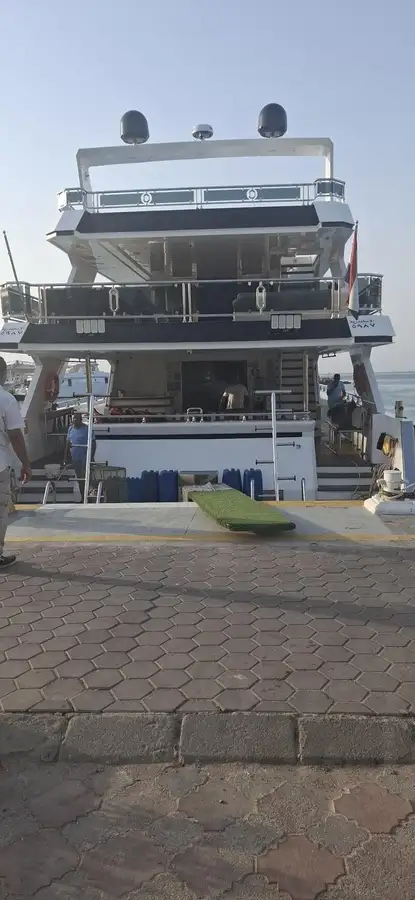 Kapal pelayaran untuk dijual