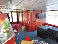 Kapal pelayaran untuk dijual