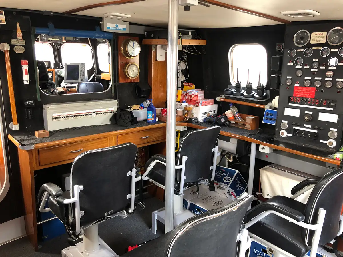 Kapal penyelamat untuk dijual