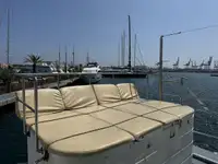 Kapal pelayaran untuk dijual
