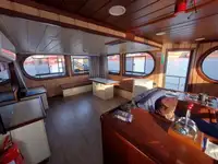 Kapal kerja untuk dijual