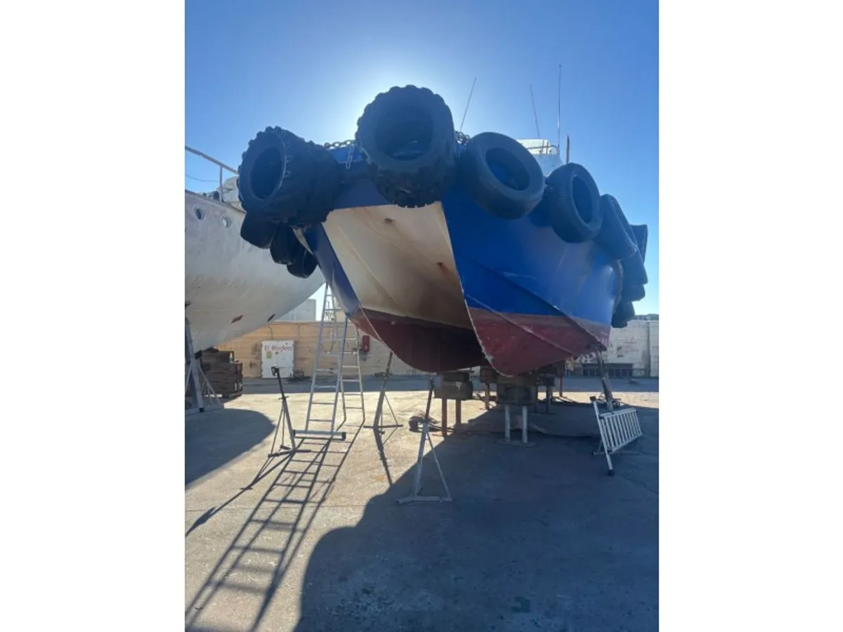 Kapal kerja untuk dijual