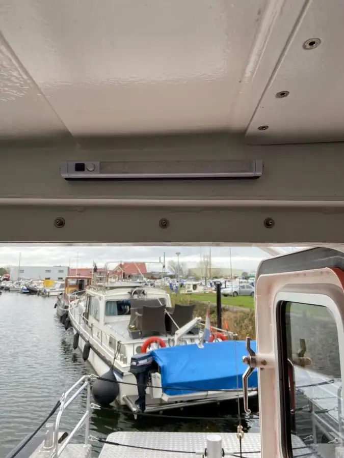 Kapal penyelamat untuk dijual