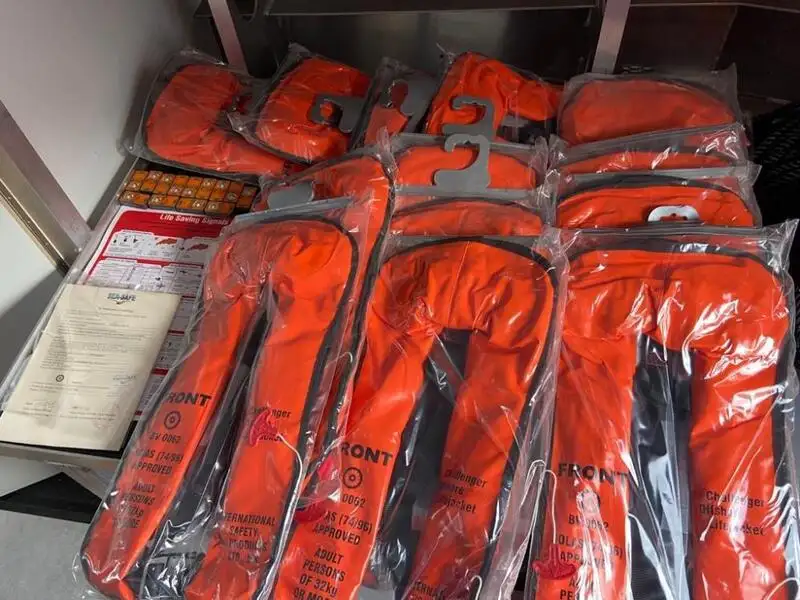 Kapal penyelamat untuk dijual