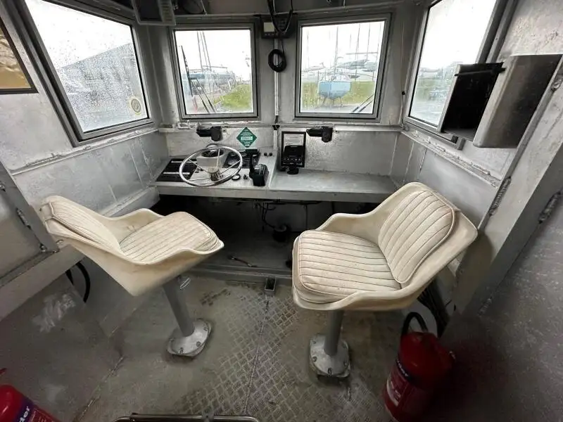 Kapal rondaan untuk dijual