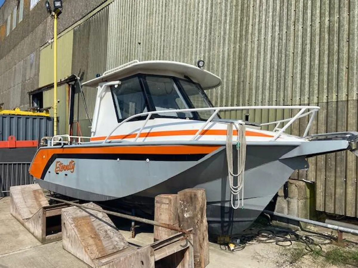 Kapal kerja untuk dijual