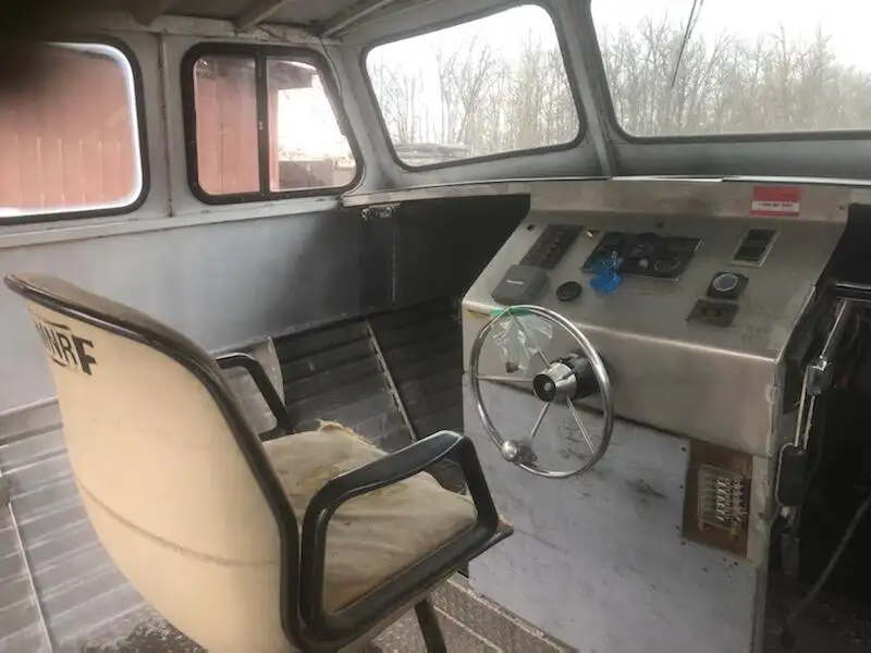 Kapal kerja untuk dijual