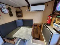 Kapal kerja untuk dijual