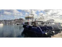 Kapal tinjauan untuk dijual