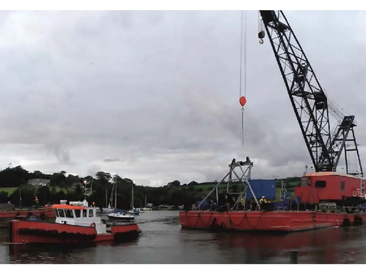 Kapal kerja untuk dijual
