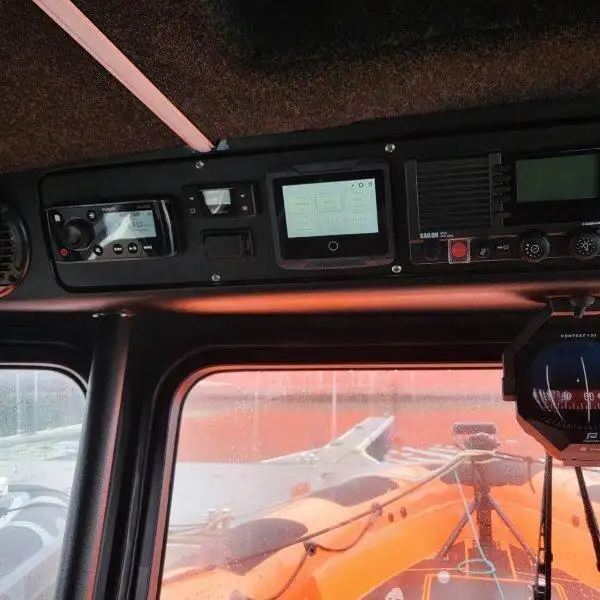 Kapal rondaan untuk dijual