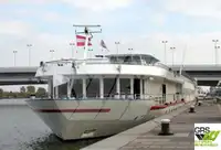 Kapal pelayaran untuk dijual
