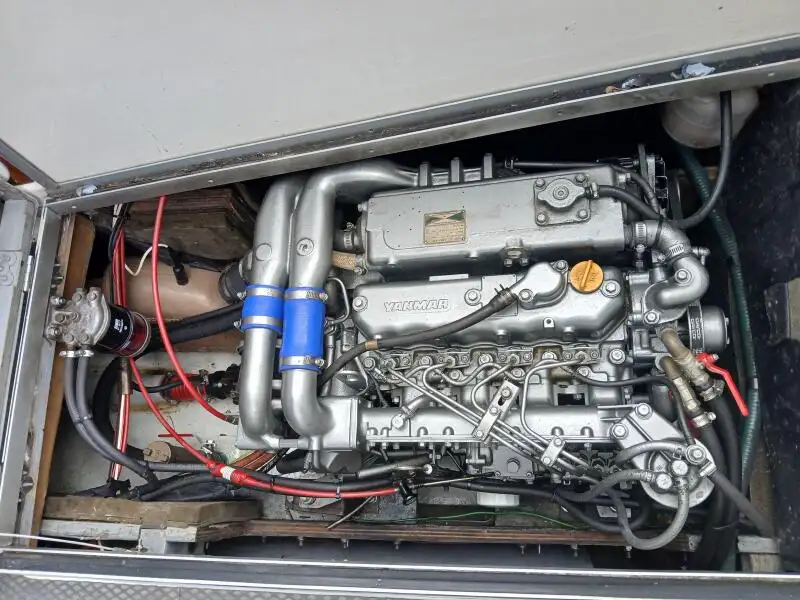 Kapal kerja untuk dijual