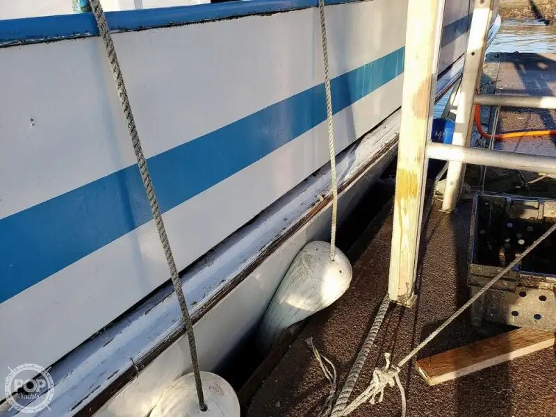 Kapal feri untuk dijual