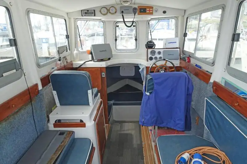 Kapal kerja untuk dijual