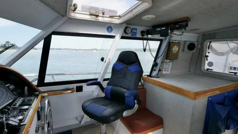 Kapal penyelidik untuk dijual