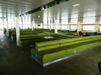 Kapal feri untuk jualan