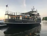 Kapal pelayaran-feri untuk dijual