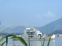 Katamaran untuk jualan