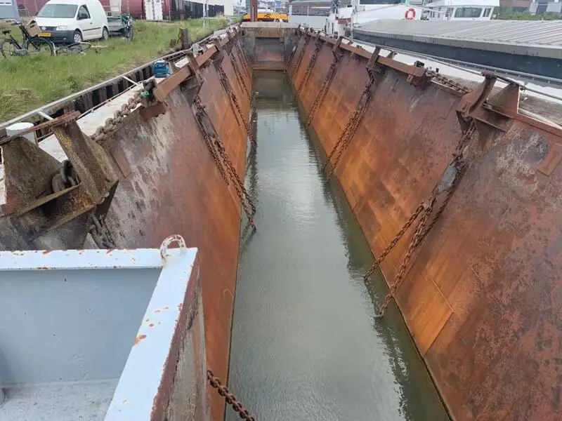Kapal tunda untuk dijual