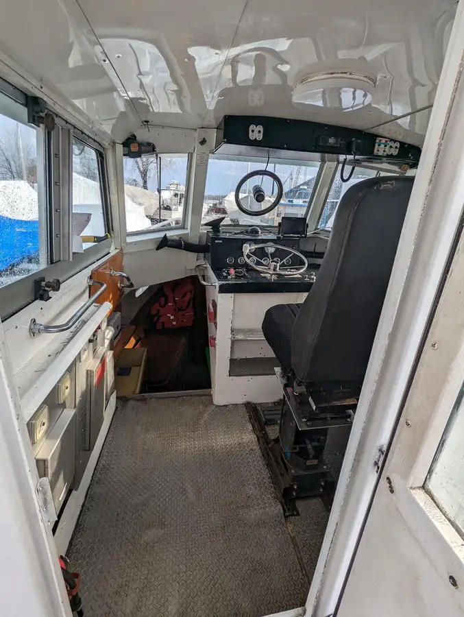 Kapal kerja untuk dijual