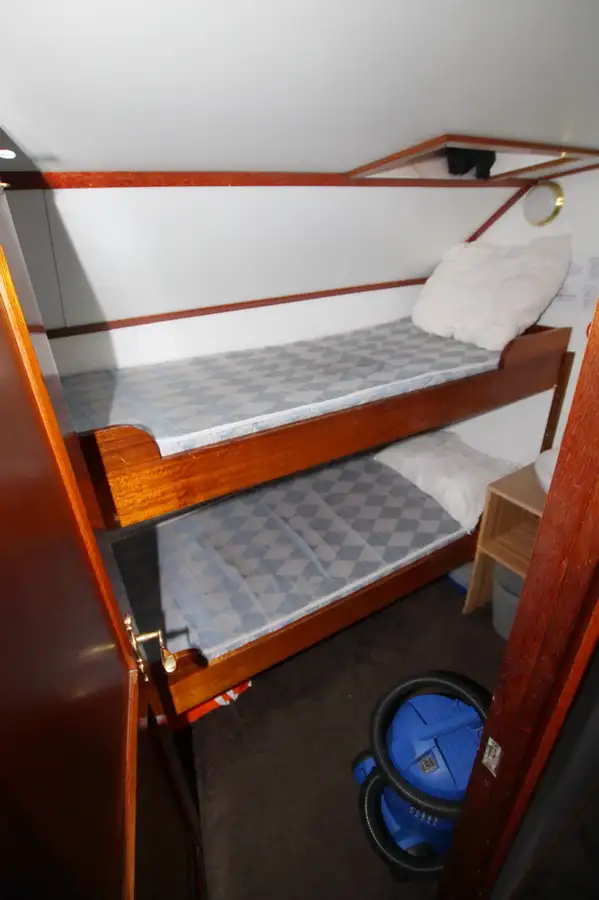 Yacht untuk dijual
